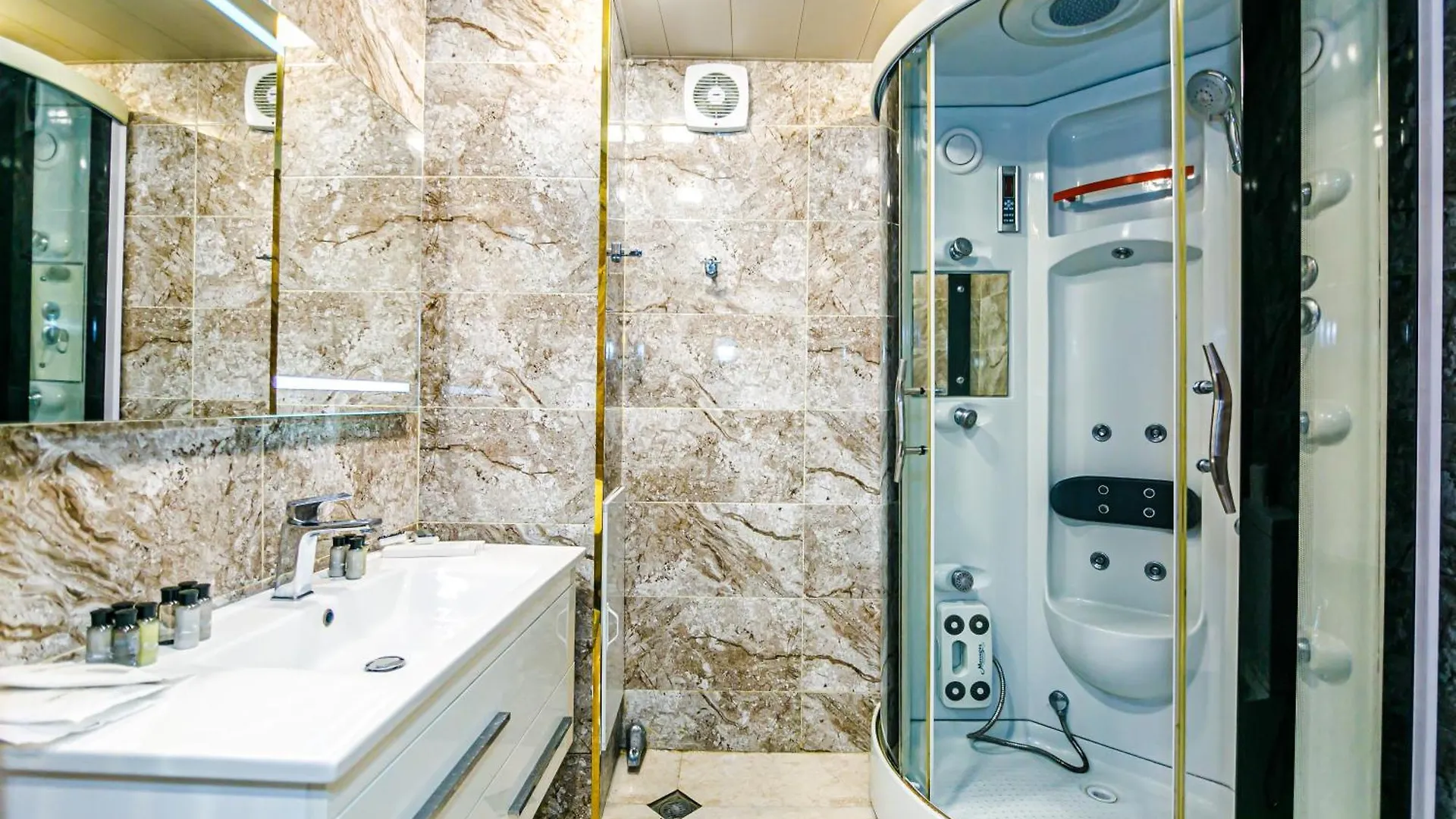 Central Apartment 2 Bedroom And Living Hall Baku 0*,  Azerbaijan