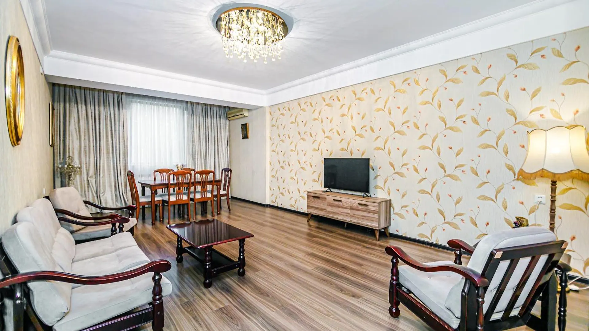 Central Apartment 2 Bedroom And Living Hall Baku